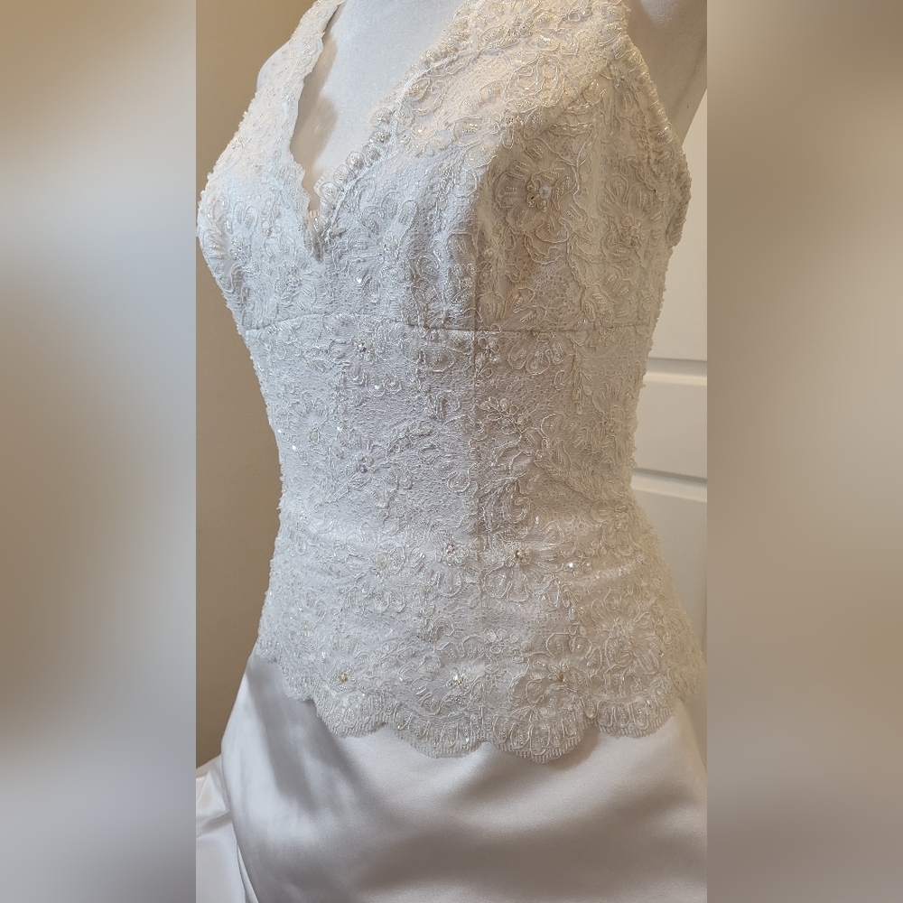 Da Vinci Modern Romantic White Orchid Boutique Gown Dress - Picture 4 of 16